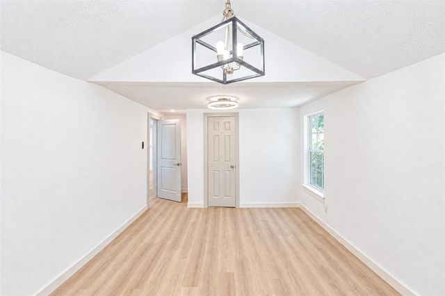 9690 Simmons Drive, Conroe, TX 77385