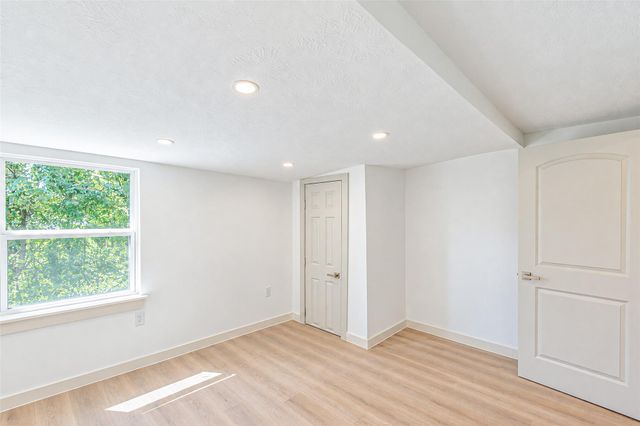 9690 Simmons Drive, Conroe, TX 77385