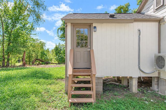 9690 Simmons Drive, Conroe, TX 77385
