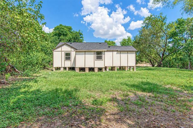 9690 Simmons Drive, Conroe, TX 77385