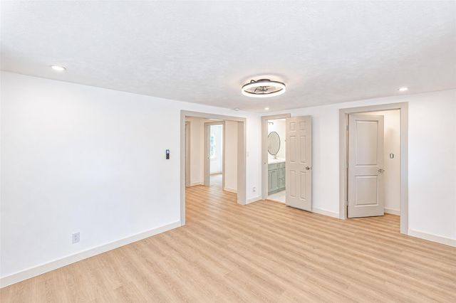 9690 Simmons Drive, Conroe, TX 77385