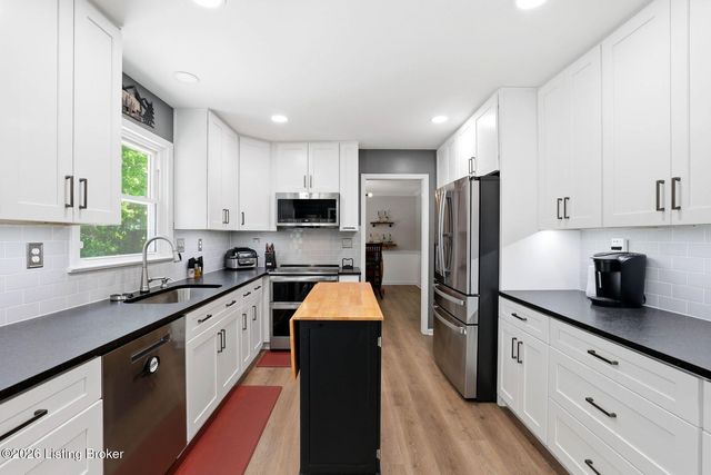 3013 Stonebridge Rd, Louisville, KY 40241