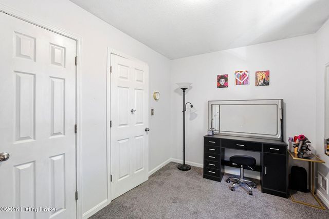 3013 Stonebridge Rd, Louisville, KY 40241