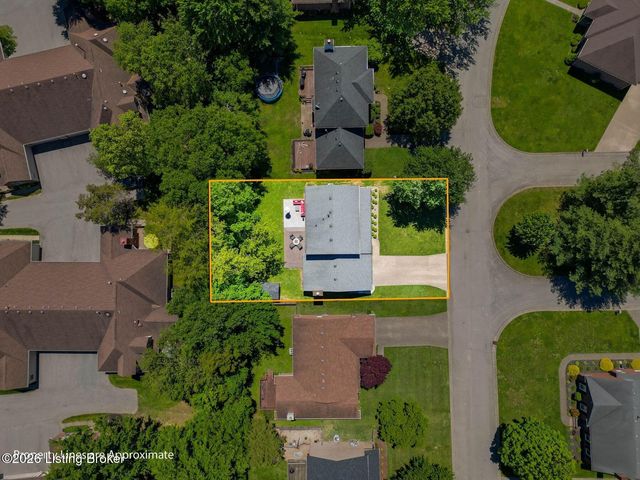 3013 Stonebridge Rd, Louisville, KY 40241