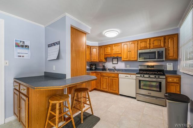 164 Oakhill Drive, Hamburg, NY 14075