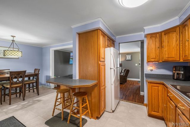 164 Oakhill Drive, Hamburg, NY 14075