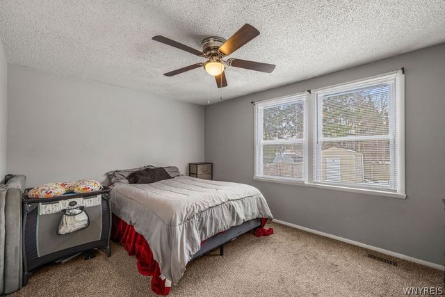 164 Oakhill Drive, Hamburg, NY 14075