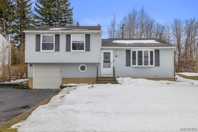 164 Oakhill Drive, Hamburg, NY 14075