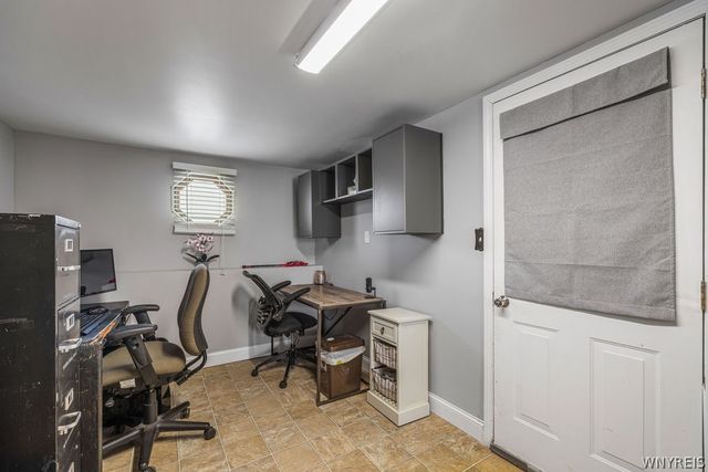 164 Oakhill Drive, Hamburg, NY 14075