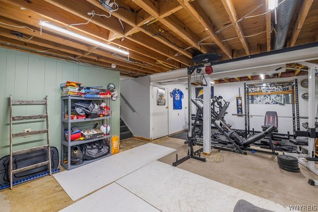 164 Oakhill Drive, Hamburg, NY 14075