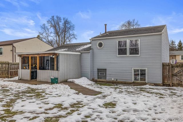 164 Oakhill Drive, Hamburg, NY 14075