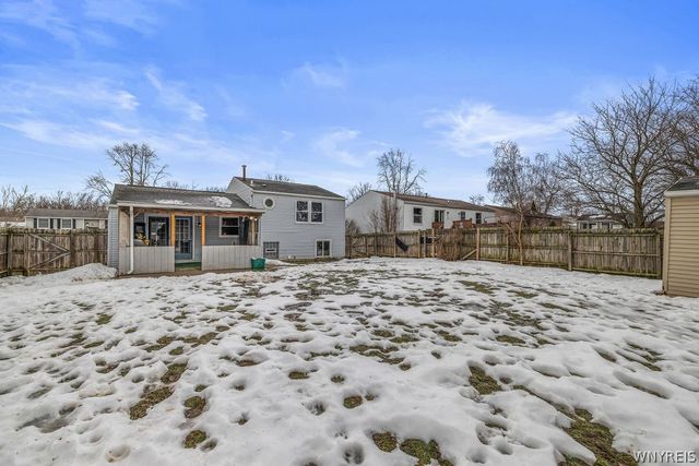 164 Oakhill Drive, Hamburg, NY 14075