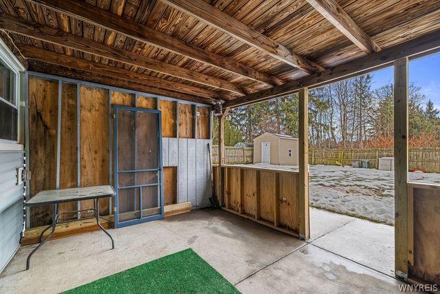 164 Oakhill Drive, Hamburg, NY 14075