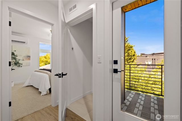 1138 B NW 57th Street, Seattle, WA 98107