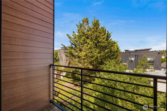 1138 B NW 57th Street, Seattle, WA 98107