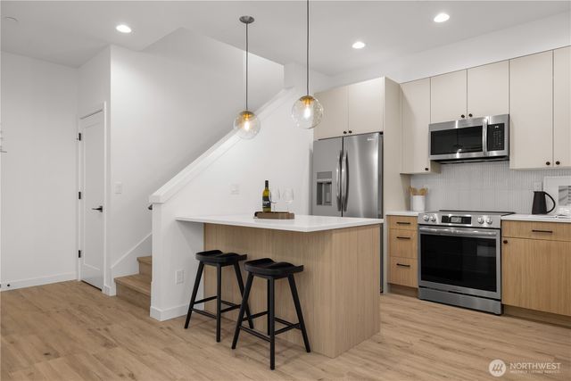 1138 B NW 57th Street, Seattle, WA 98107