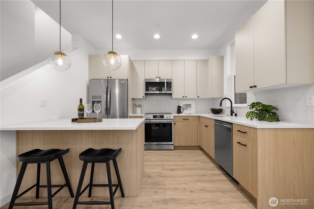 1138 B NW 57th Street, Seattle, WA 98107