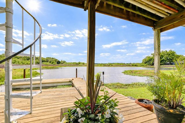 1216 BRANDON LAKES AVENUE, Valrico, FL 33594
