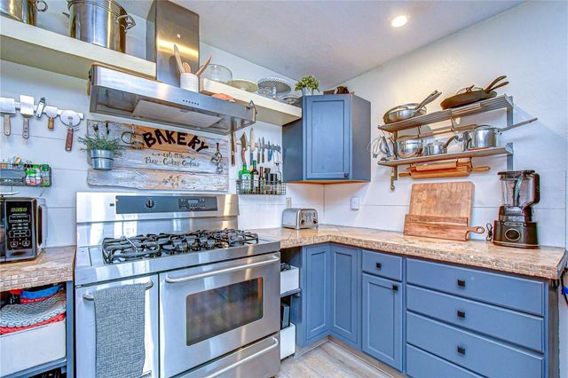 1216 BRANDON LAKES AVENUE, Valrico, FL 33594