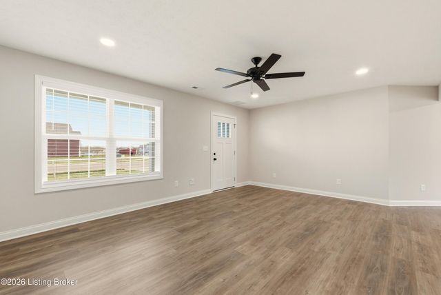 200 Miles Pass, Elizabethtown, KY 42701