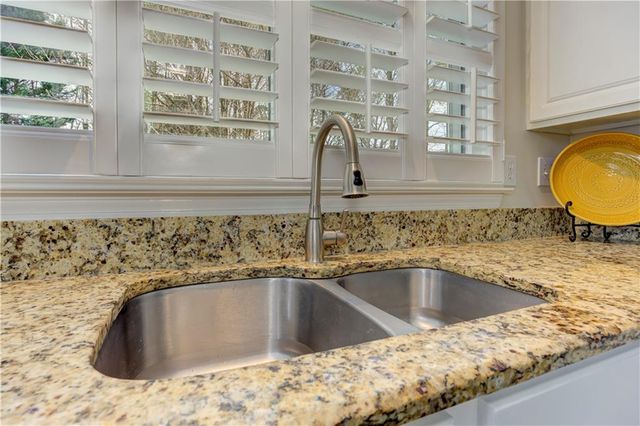 650 Glenbarrett Court NE, Marietta, GA 30066