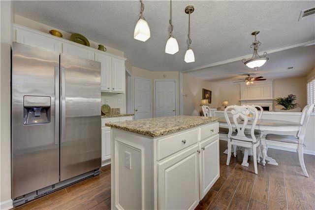 650 Glenbarrett Court NE, Marietta, GA 30066