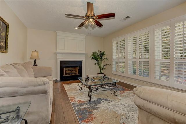 650 Glenbarrett Court NE, Marietta, GA 30066