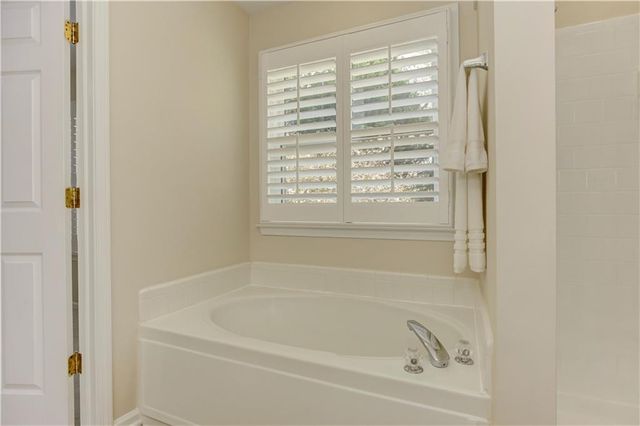 650 Glenbarrett Court NE, Marietta, GA 30066