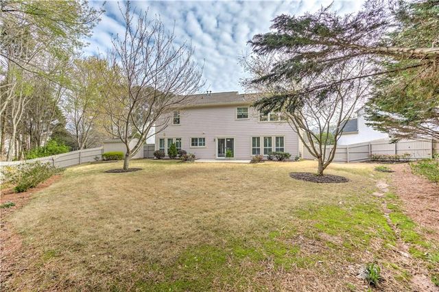 650 Glenbarrett Court NE, Marietta, GA 30066