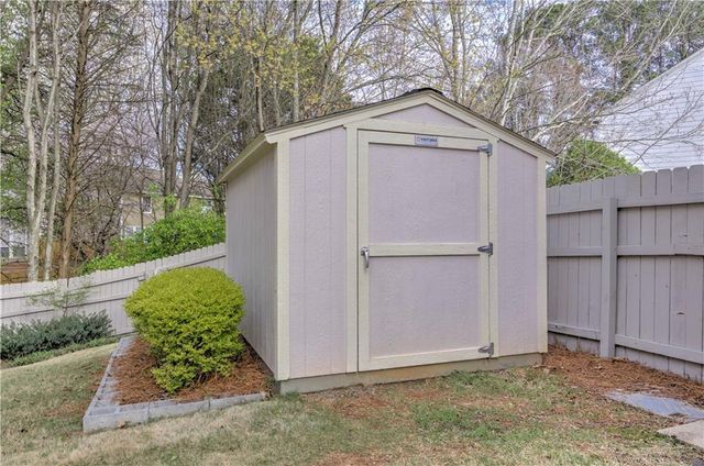 650 Glenbarrett Court NE, Marietta, GA 30066