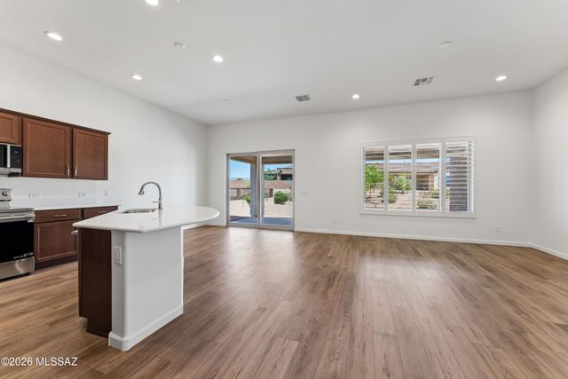 1864 N Riposte Drive, Green Valley, AZ 85614