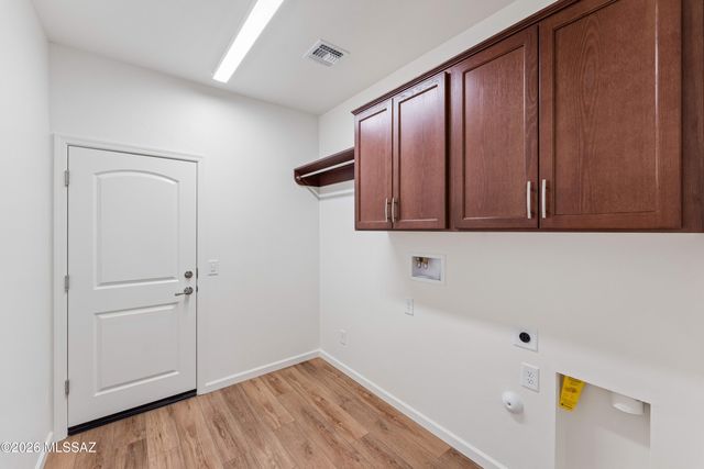 1864 N Riposte Drive, Green Valley, AZ 85614