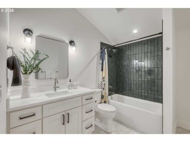 4525 Ne 37TH Ave, Portland, OR 97211