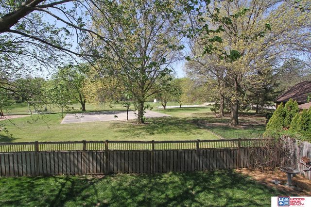 5809 Woodstock Avenue, Lincoln, NE 68512