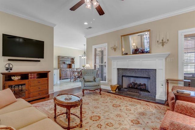 210 LINKS VIEW DR, Oakland, TN 38060