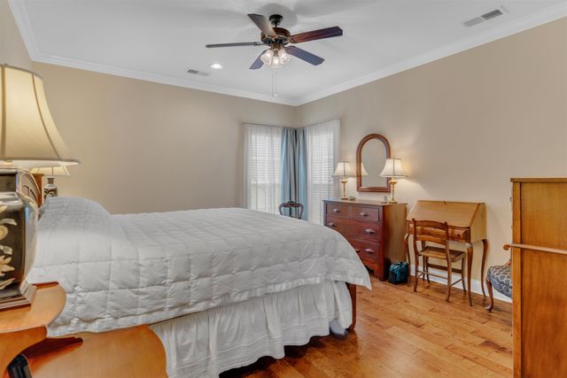 210 LINKS VIEW DR, Oakland, TN 38060