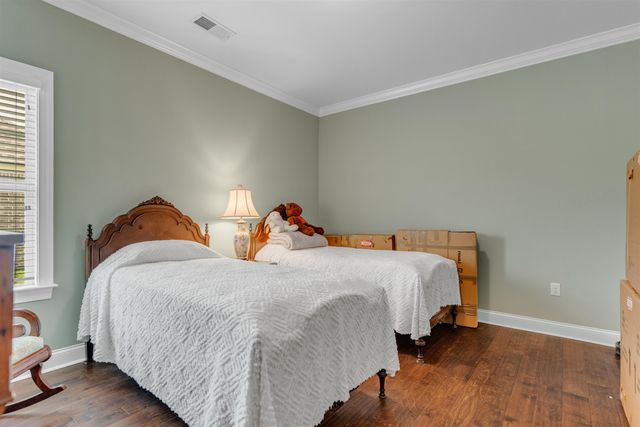 210 LINKS VIEW DR, Oakland, TN 38060