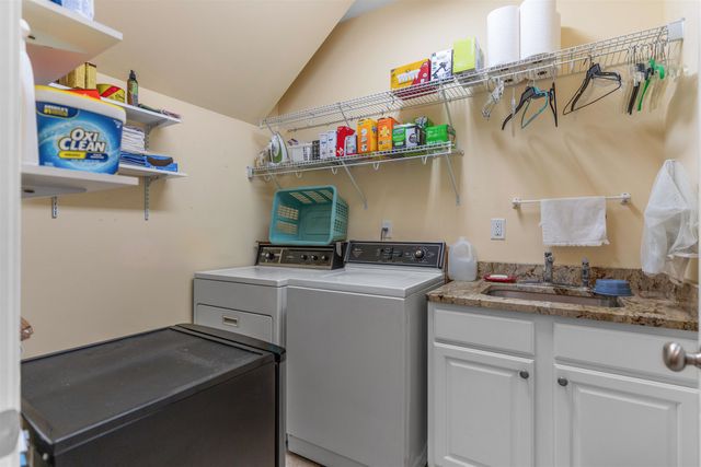 210 LINKS VIEW DR, Oakland, TN 38060