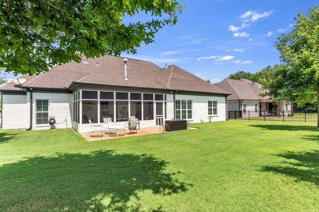 210 LINKS VIEW DR, Oakland, TN 38060