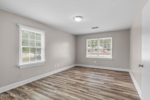 136 Sandy Drive, Jacksonville, NC 28546