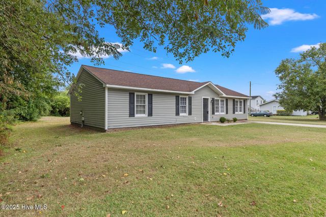 136 Sandy Drive, Jacksonville, NC 28546