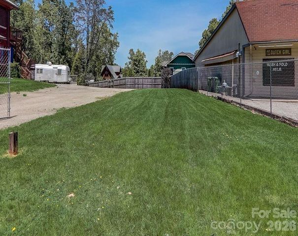 865 Haywood Road, Asheville, NC 28806