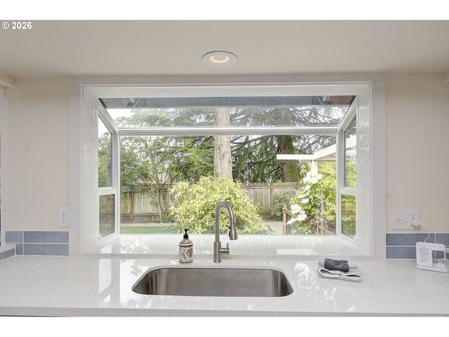 1608 Se 120TH Ave, Vancouver, WA 98683