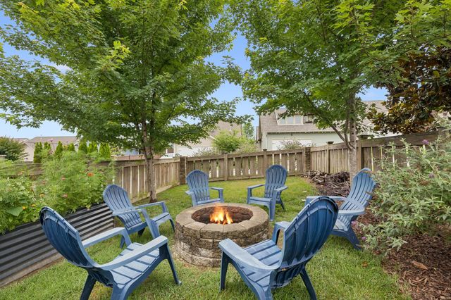 3846 Somers Ln, Thompsons Station, TN 37179