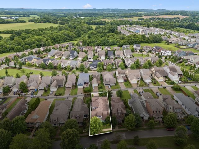 3846 Somers Ln, Thompsons Station, TN 37179