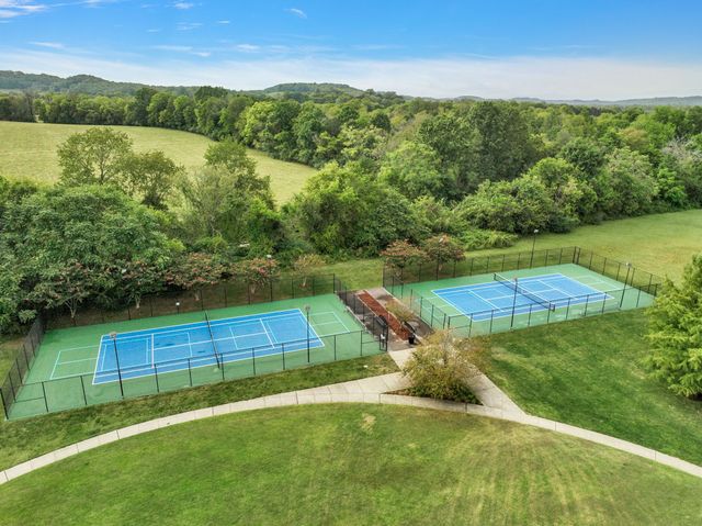 3846 Somers Ln, Thompsons Station, TN 37179