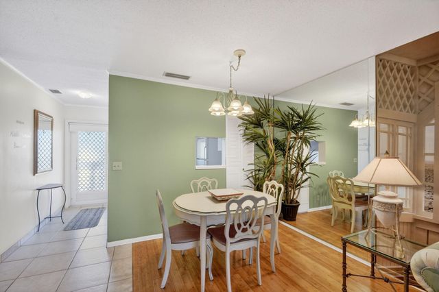 2111 NE 1st Court 204, Boynton Beach, FL 33435