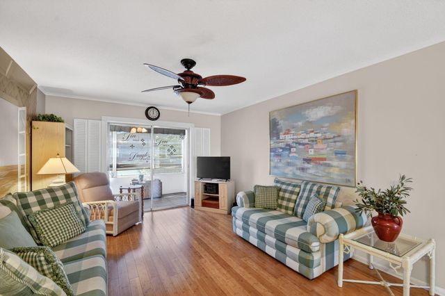 2111 NE 1st Court 204, Boynton Beach, FL 33435