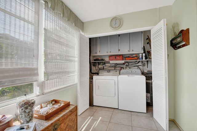 2111 NE 1st Court 204, Boynton Beach, FL 33435