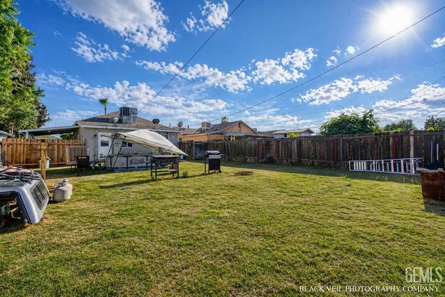 322 Wilson Avenue, Bakersfield, CA 93308